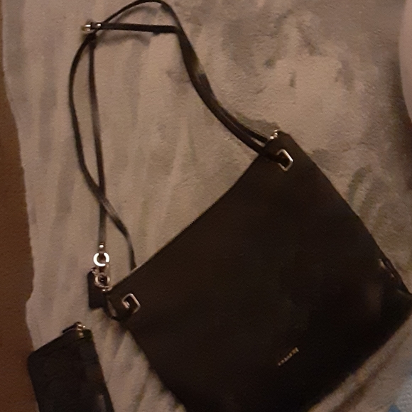 Coach crossbody purse and matching wallet set - Picture 2 of 6